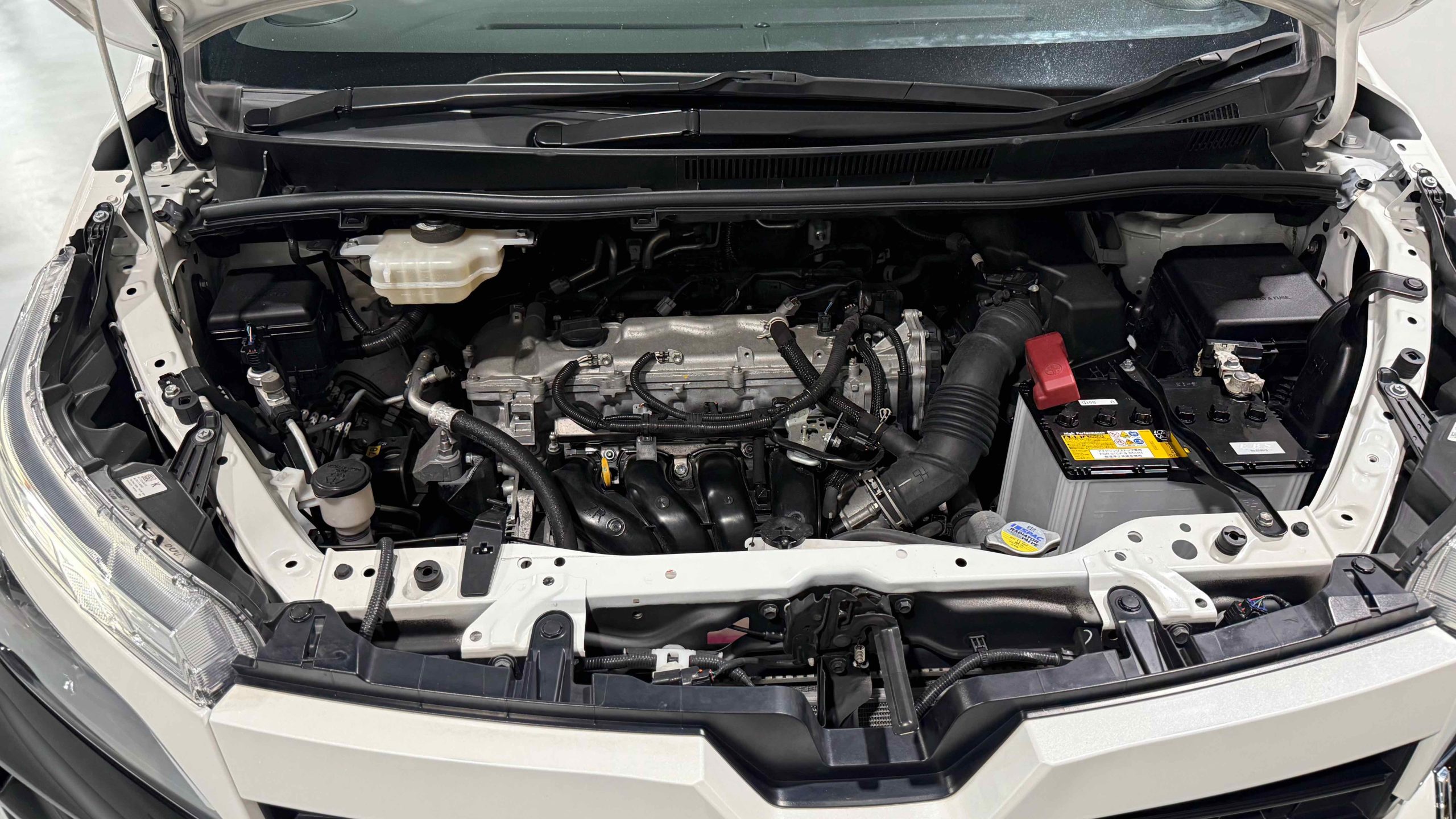 
								Toyota Voxy Kirameki III full									