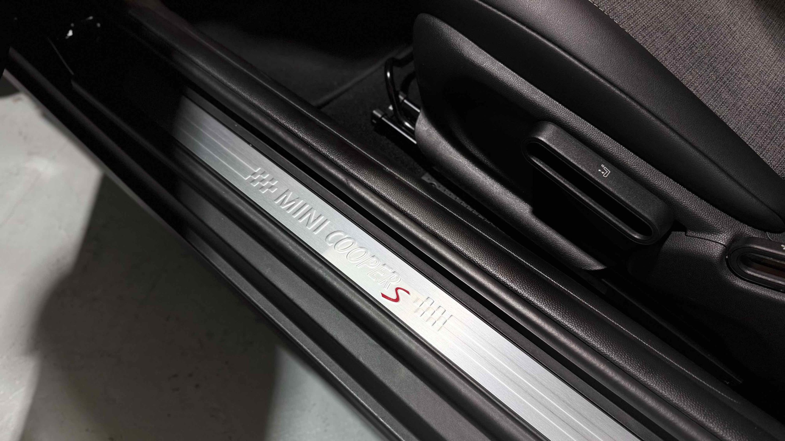 
								2021 Mini Cooper S 2 Door full									