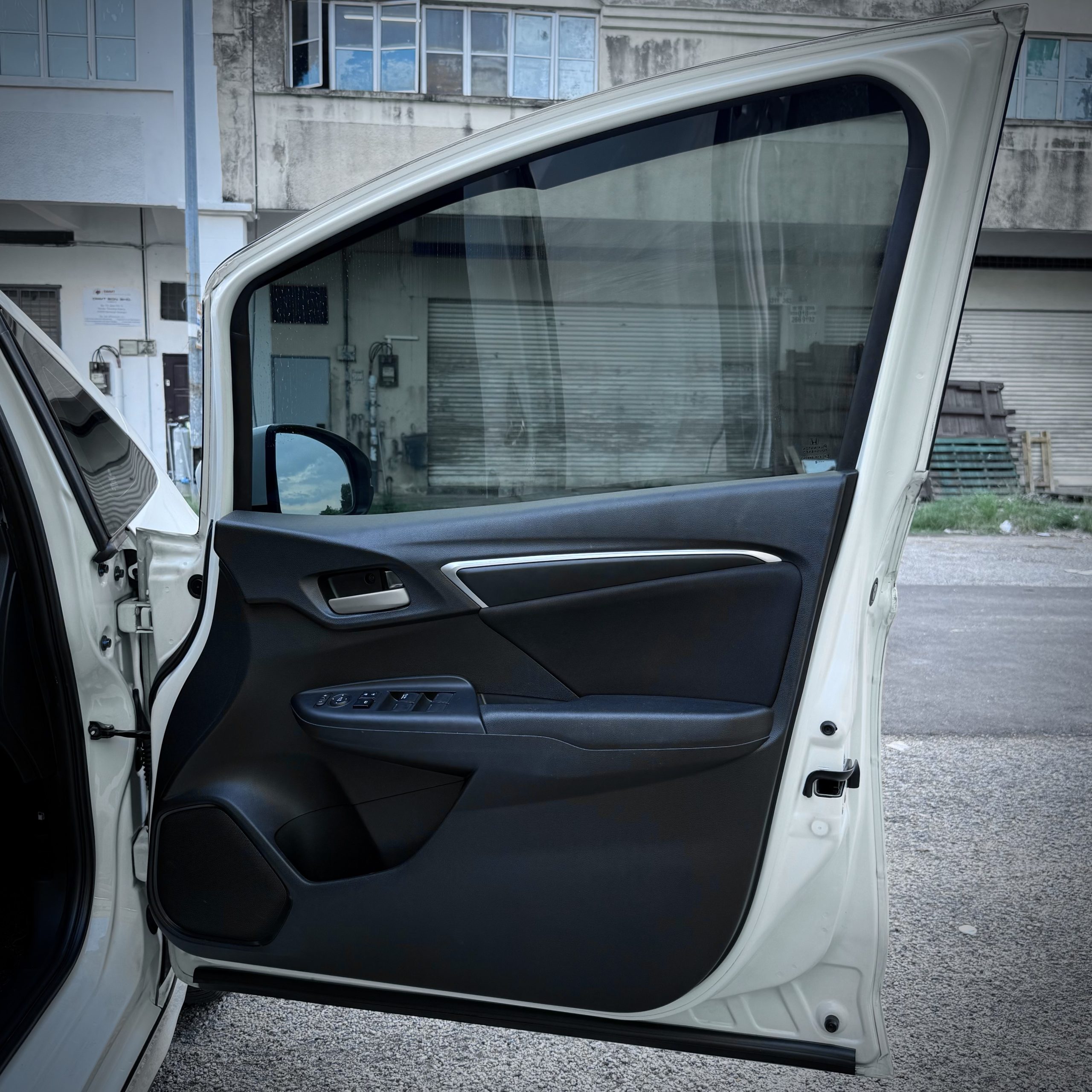 
								2018 Honda Jazz E Spec Facelift GK5 full									