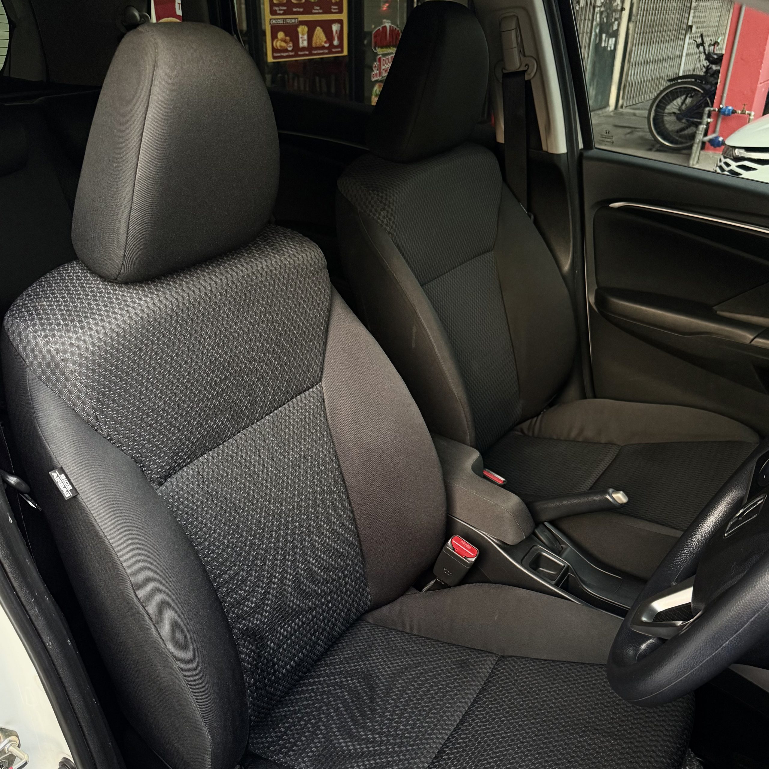 
								2018 Honda Jazz E Spec Facelift GK5 full									