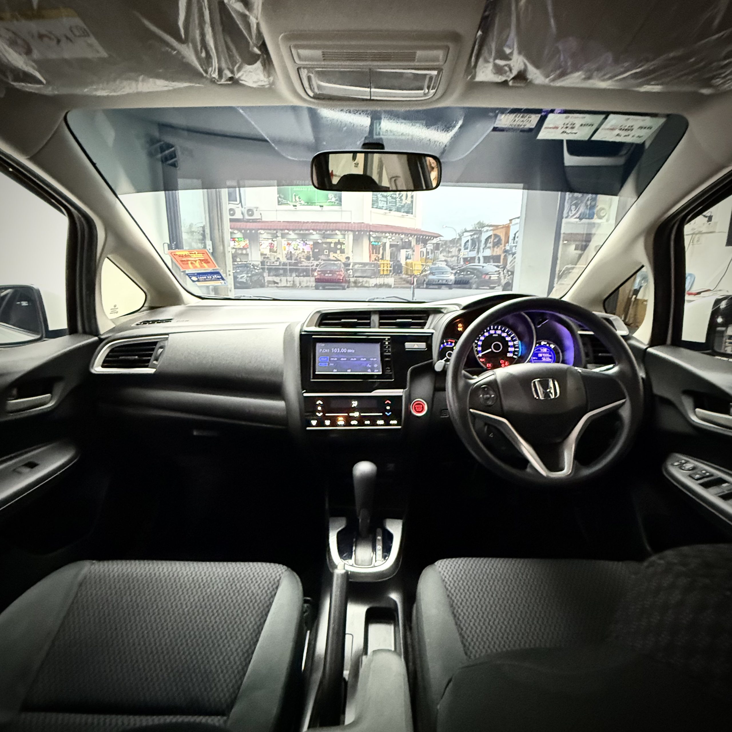 
								2018 Honda Jazz E Spec Facelift GK5 full									