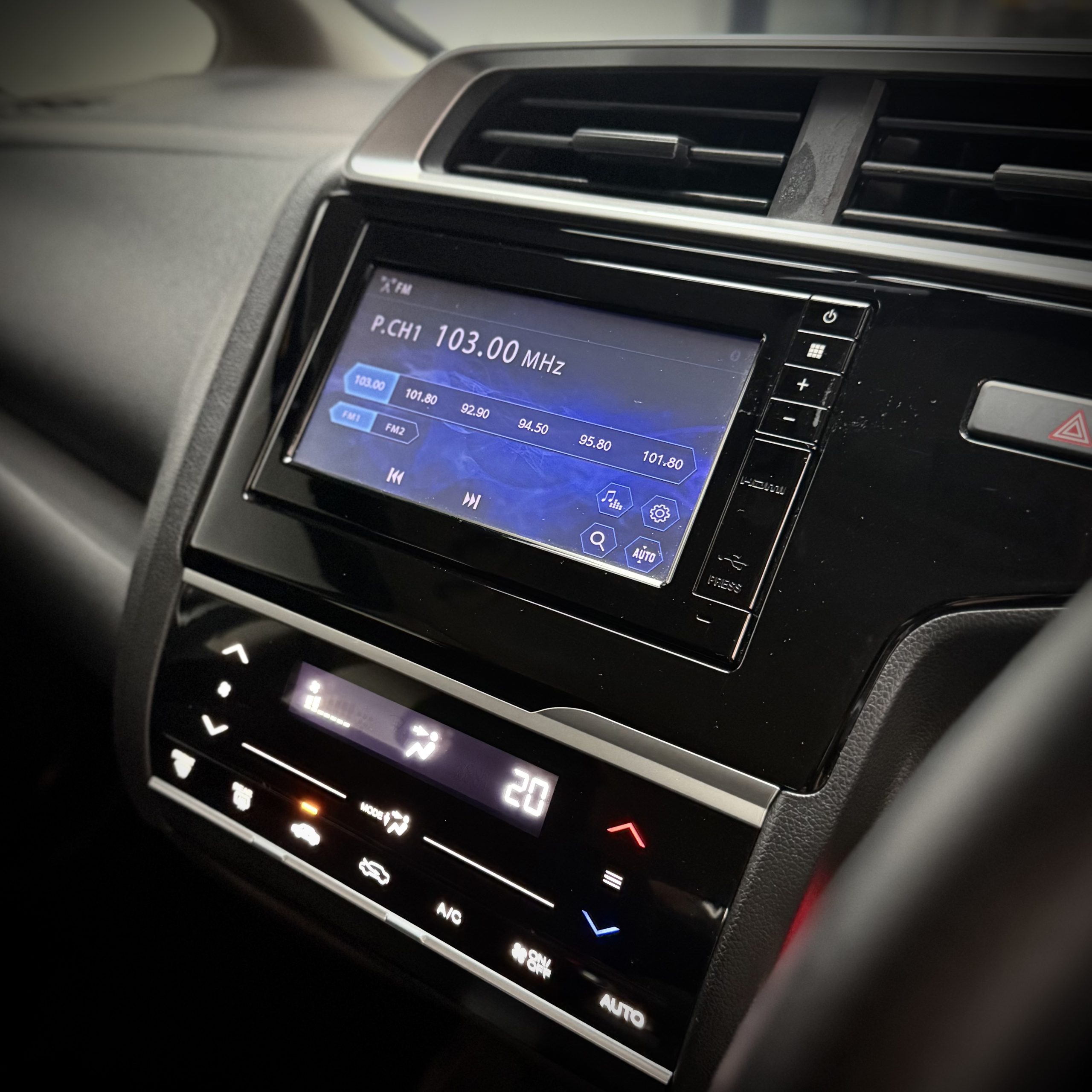 
								2018 Honda Jazz E Spec Facelift GK5 full									