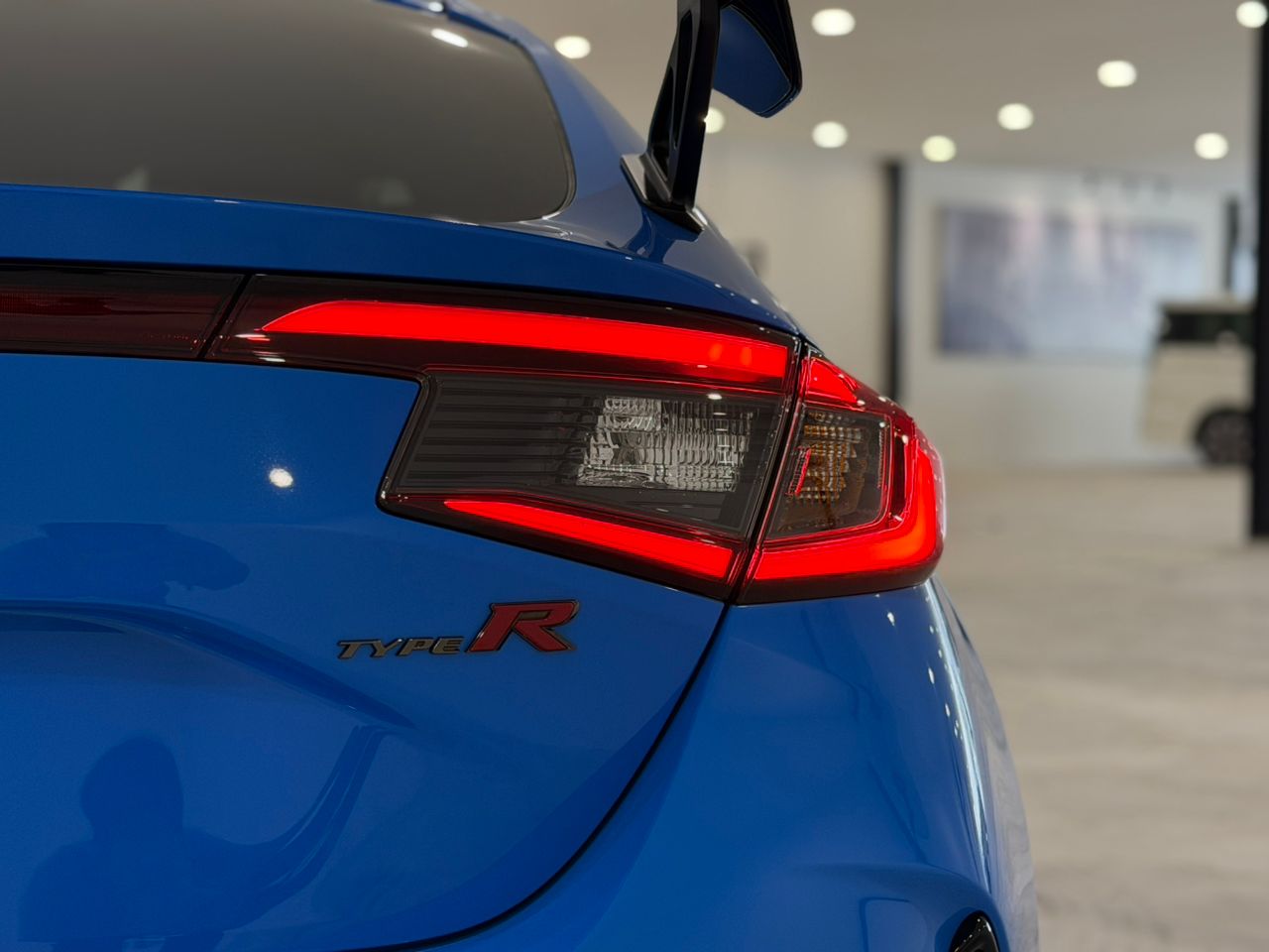 
								2024 Civic FL5 Blue full									
