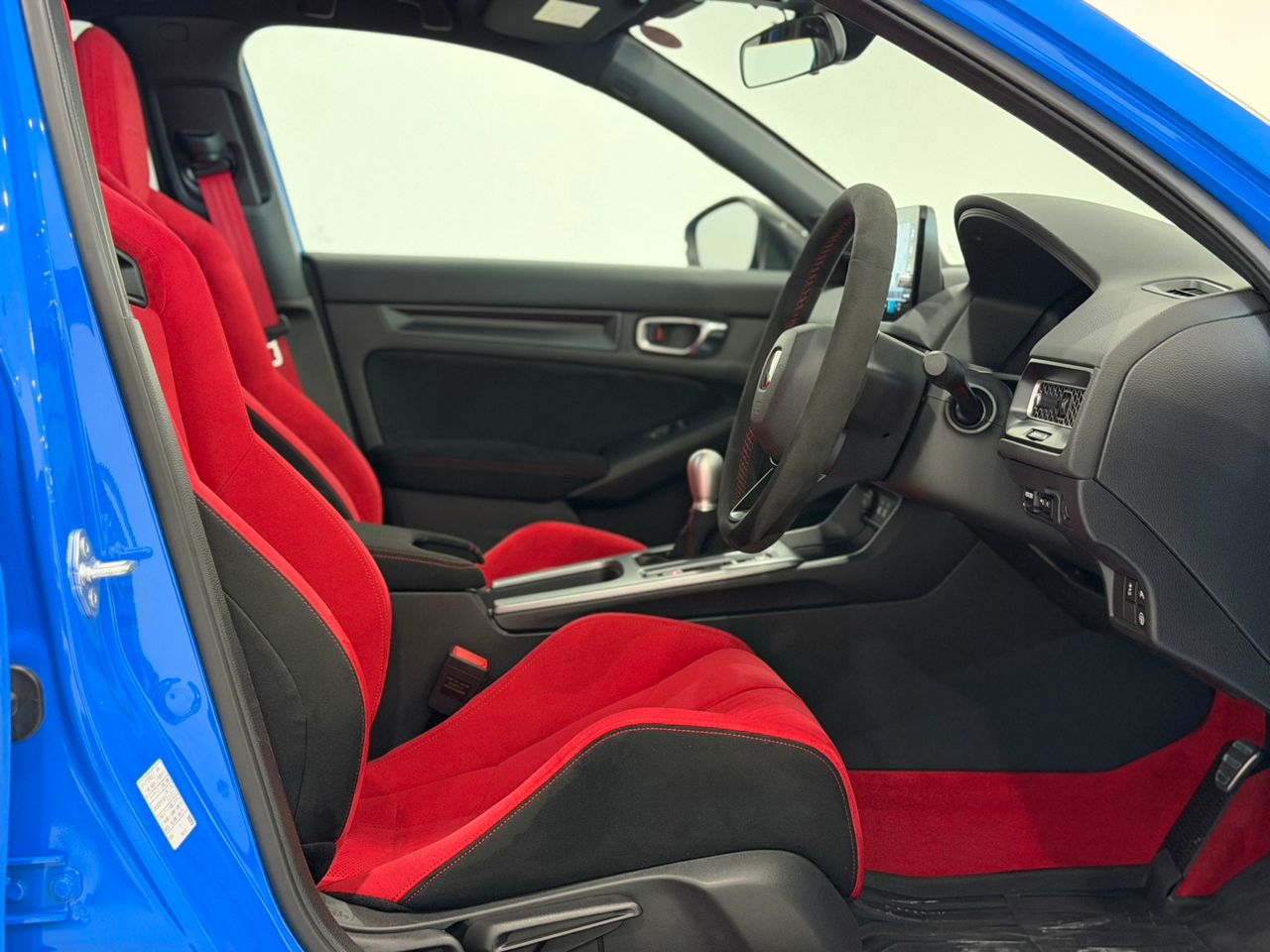 
								2024 Civic FL5 Blue full									