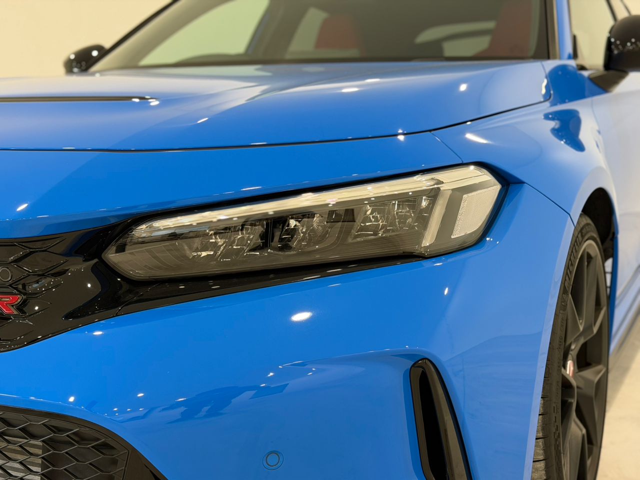 
								2024 Civic FL5 Blue full									